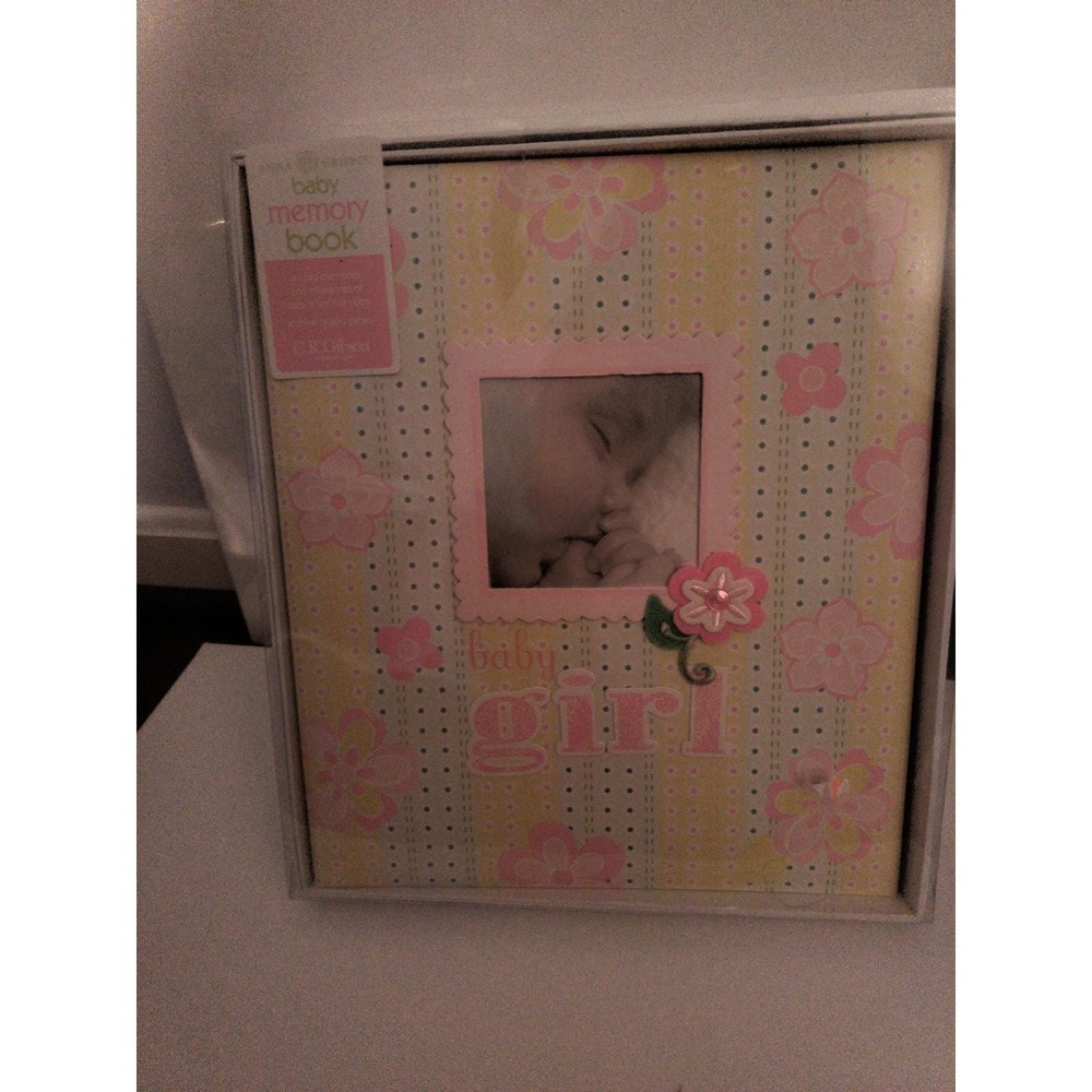 C.R. Gibson Loose Leaf Memory Book B2-5956 Baby Girl With Box First Five Years